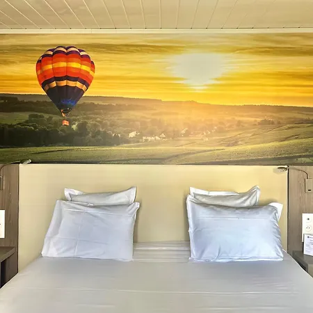 Hotel Western Ile De France 4*