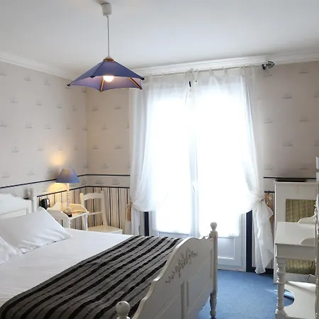 Western Restaurant Ile De France Hotel 4*