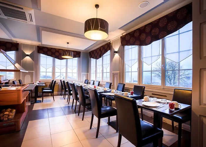 Western Restaurant Ile De France Hotel 4*