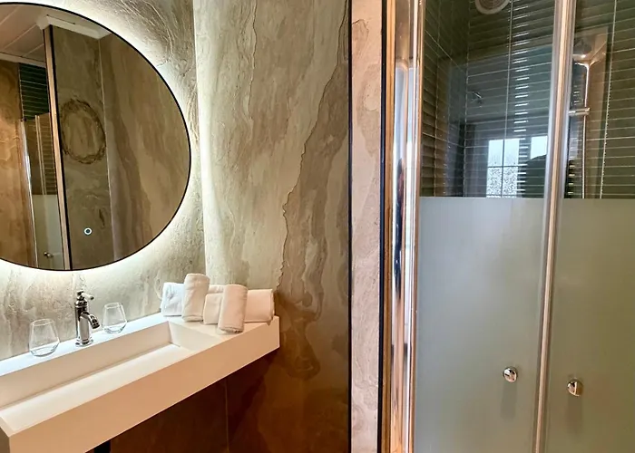 Western Restaurant Ile De France 4*